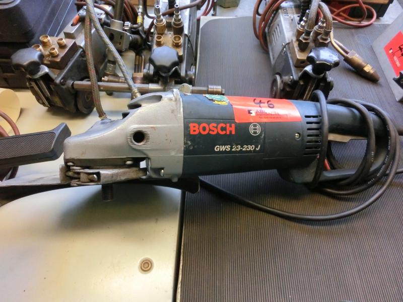 Affleureuse BOSCH GKF600 - LAMINATE TRIMMER - Clicpublic.be, online  auctions in 1 click.