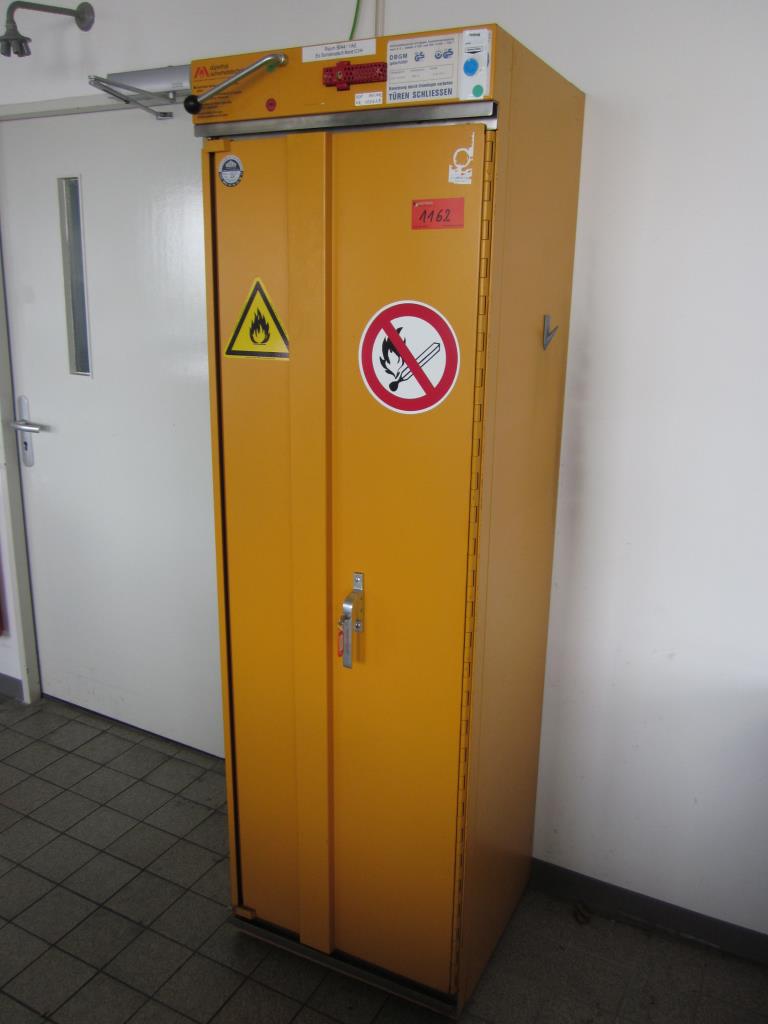 Used Düperthal hazardous material cabinet for Sale (Auction Standard) | NetBid Industrial Auctions