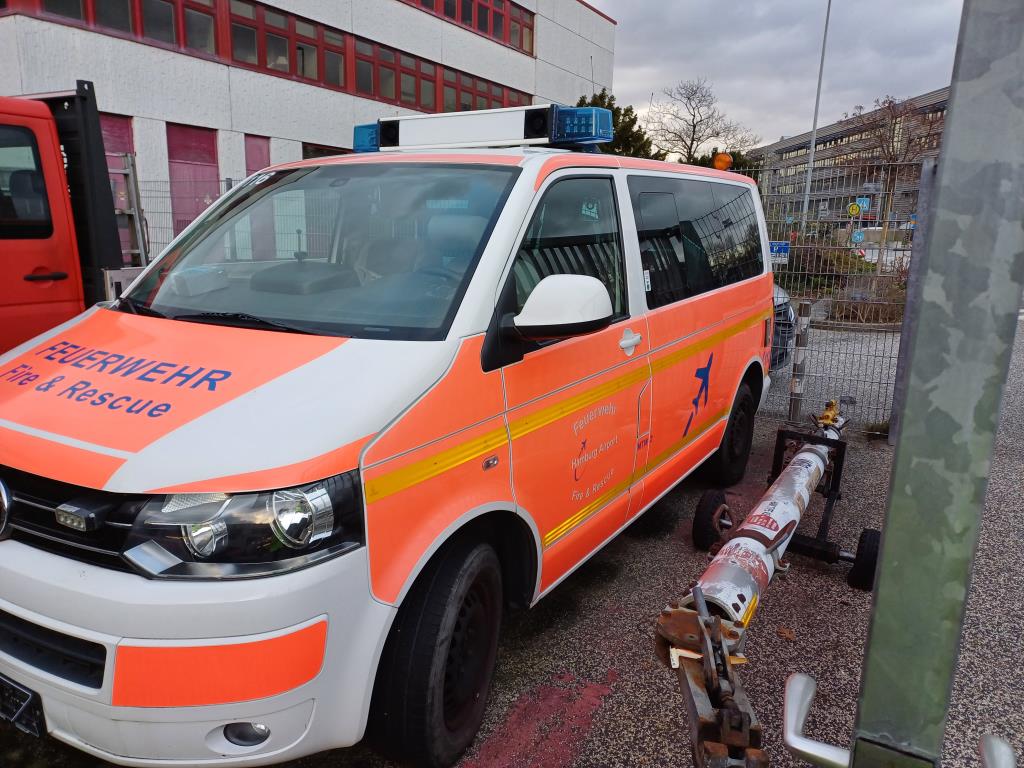 Used VW  Caravelle  Sonder KFZ Feuerwehr - Fahrzeug (Zuschlag unter Vorbehalt) for Sale (Auction Premium) | NetBid Industrial Auctions