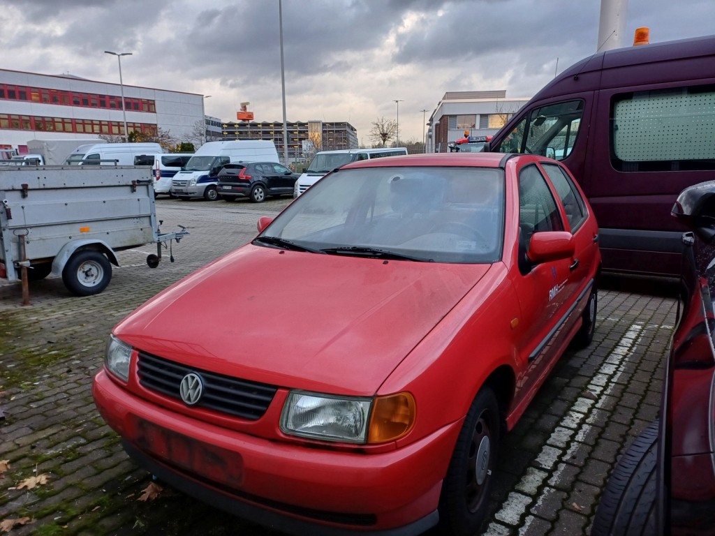 VW Polo PKW geschlossen (Zuschlag unter Vorbehalt)