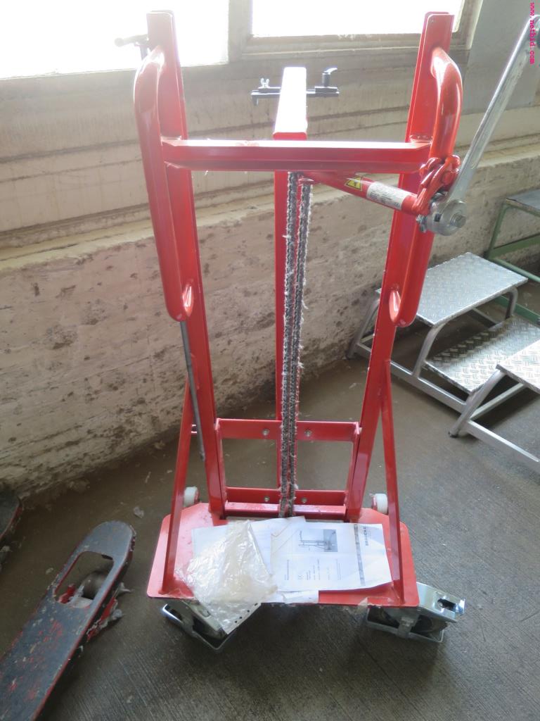 Used Braucke lifting device for Sale (Auction Premium) | NetBid Industrial Auctions