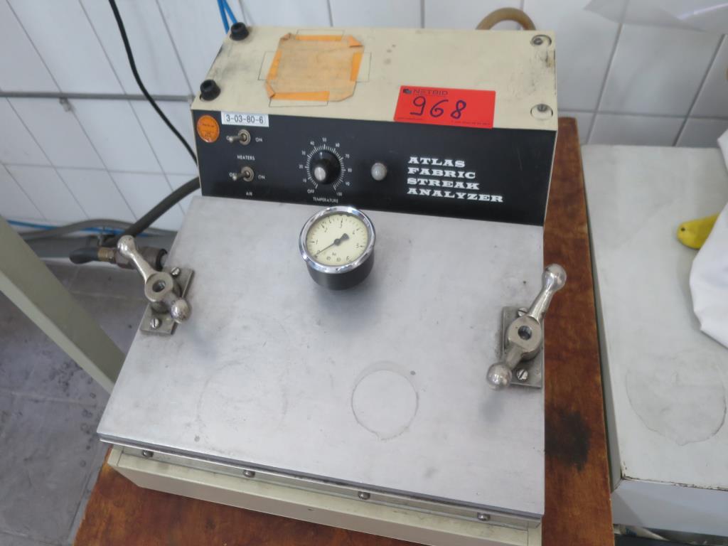 Used Atlas Fabric Streak Analyzer fabric abrasion device for Sale (Auction Premium) | NetBid Industrial Auctions