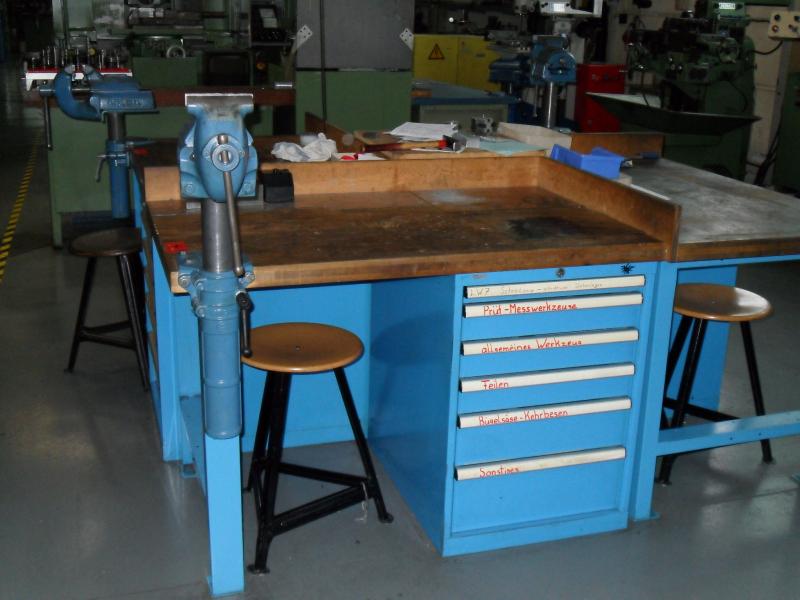 Used 2 workbenches for Sale (Auction Premium) | NetBid Industrial Auctions