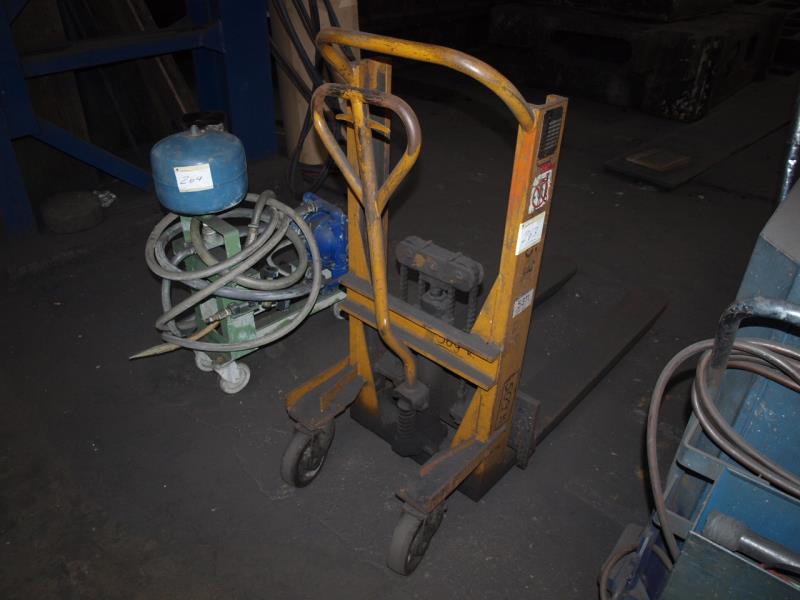 Used Pallet jack for Sale (Auction Premium) | NetBid Industrial Auctions