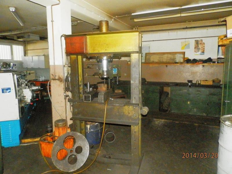 hydraulic workshop press (Auction Premium) | NetBid ?eská republika