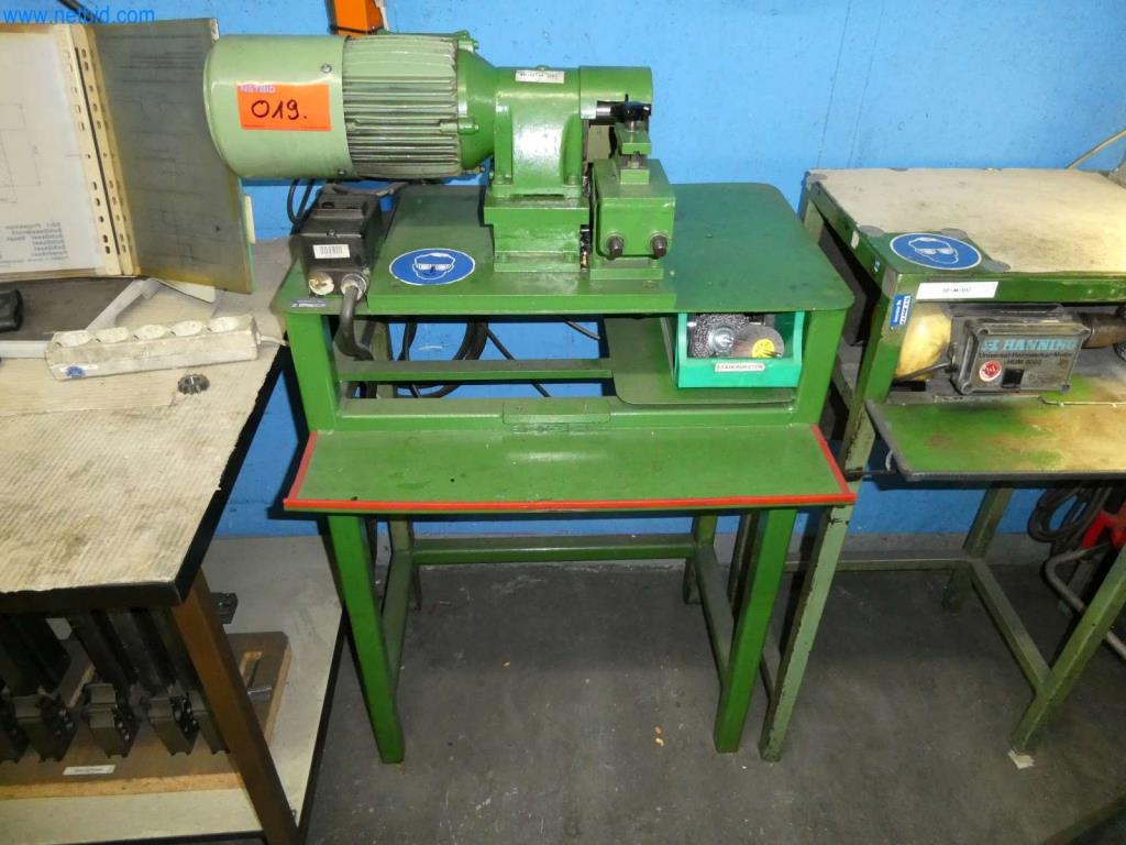 Cut-off saw table