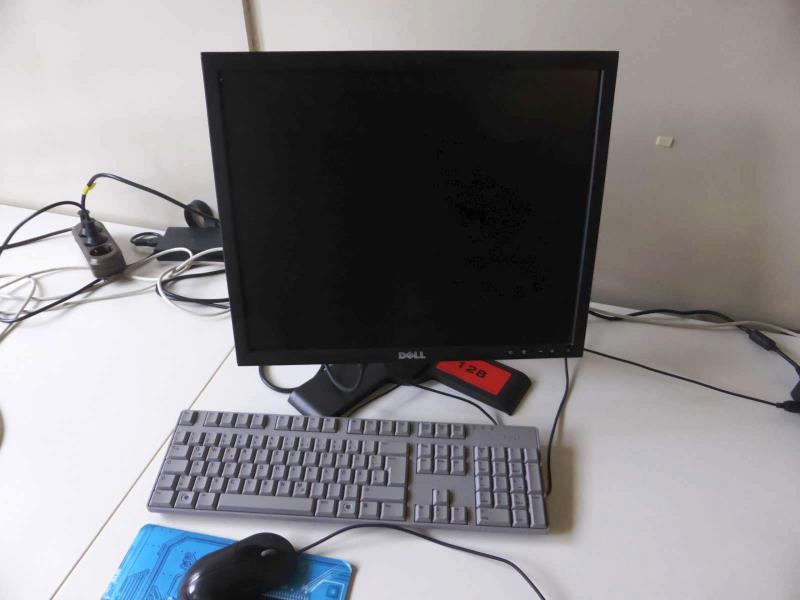 Dell TFT monitor (Trading Premium) | NetBid ?eská republika