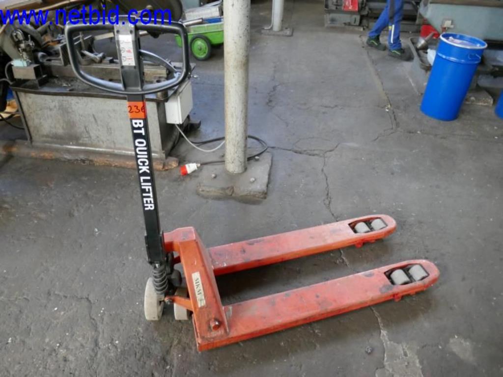 Used BT Quick Lifter Pallet truck for Sale (Auction Premium) | NetBid Industrial Auctions