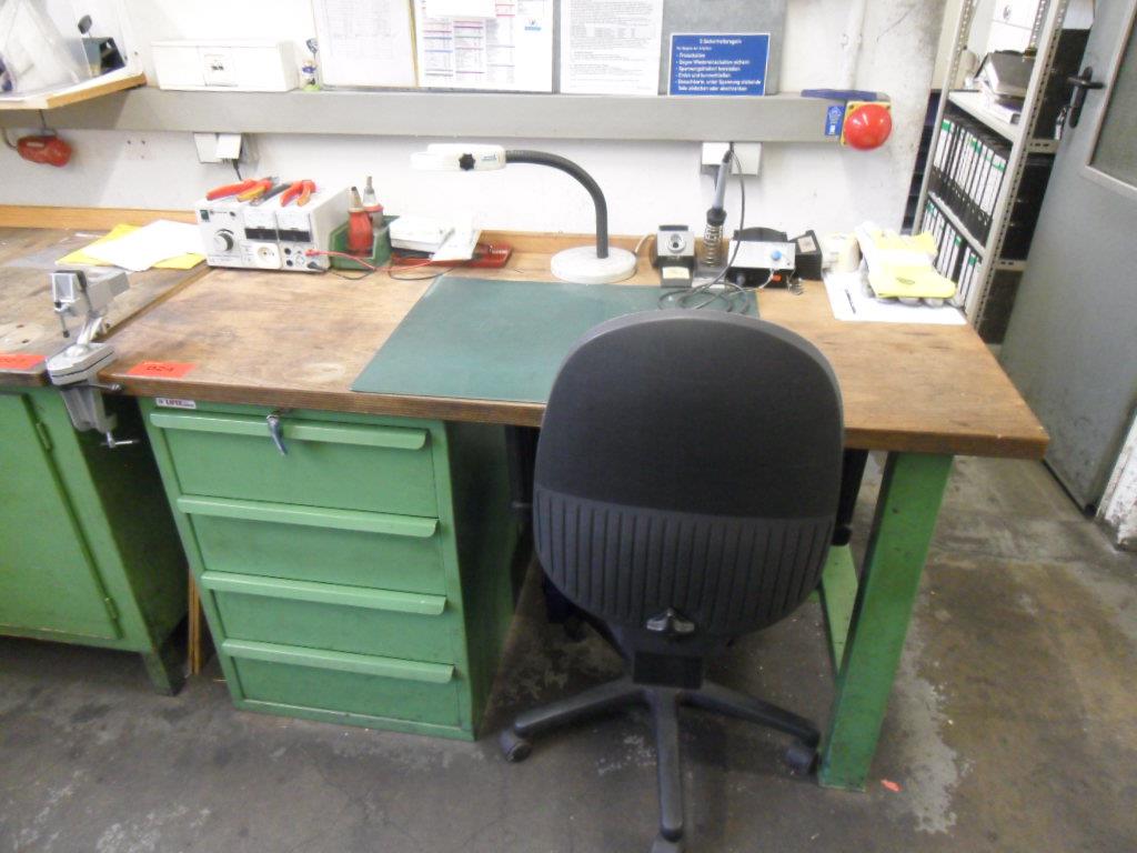 Lutz Workbench (-pozdější vydání: 30/06/2016-) (Online Auction) | NetBid ?eská republika