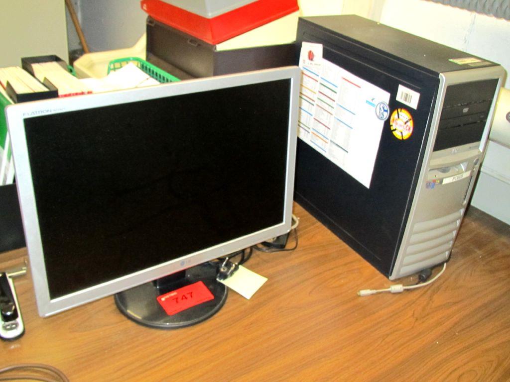 22" monitor TFT (Online Auction) | NetBid ?eská republika