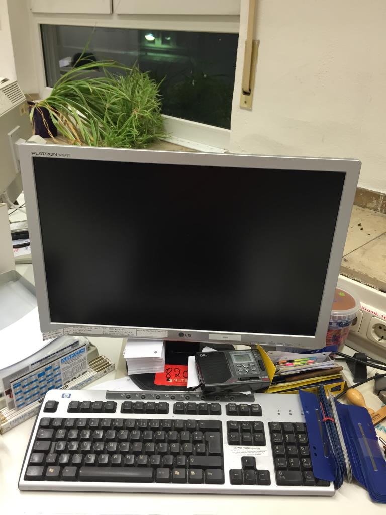 22" TFT monitor -pozdější vydání 31.1.16- (Online Auction) | NetBid ?eská republika