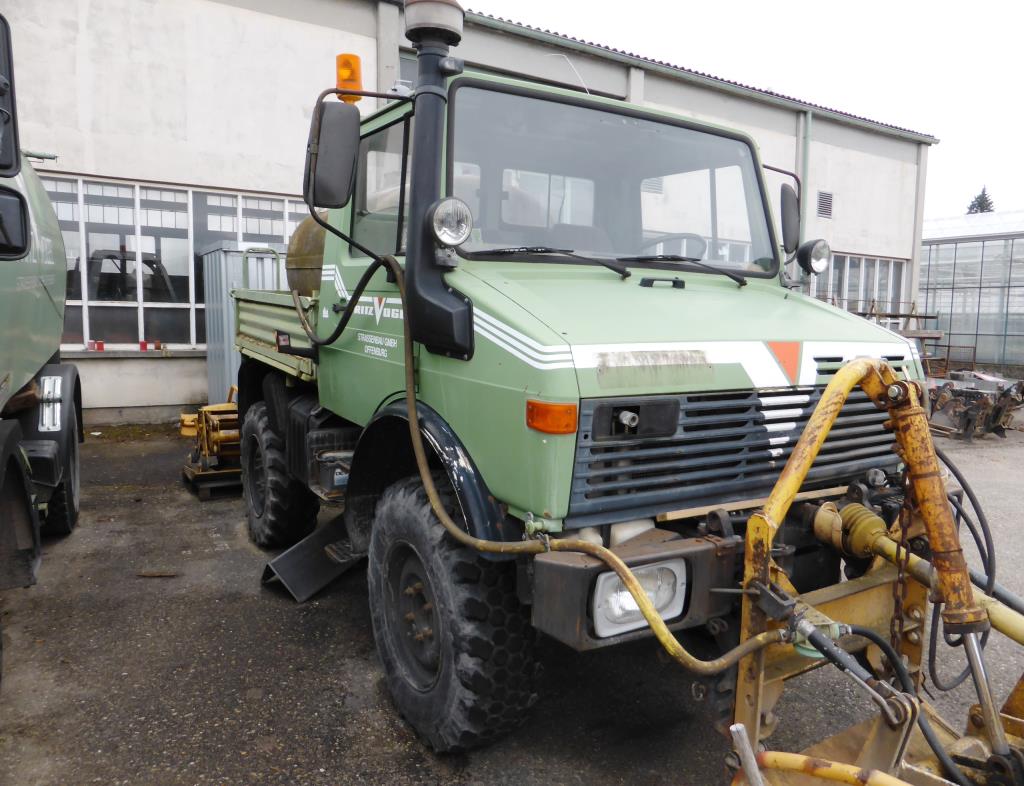 Used Mercedes-Benz Unimog 424 tractor unit for Sale (Auction Premium) | NetBid Industrial Auctions