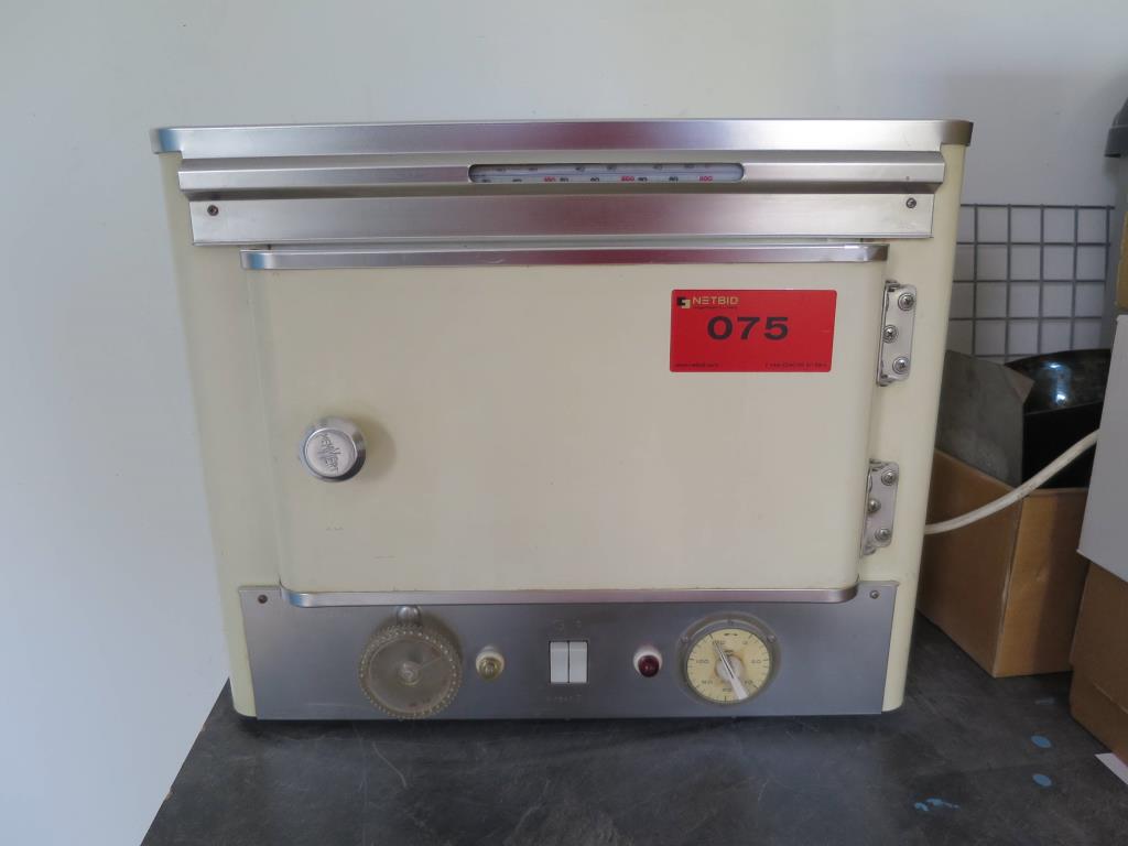 Used Memmert heating furnace for Sale (Auction Premium) | NetBid Industrial Auctions