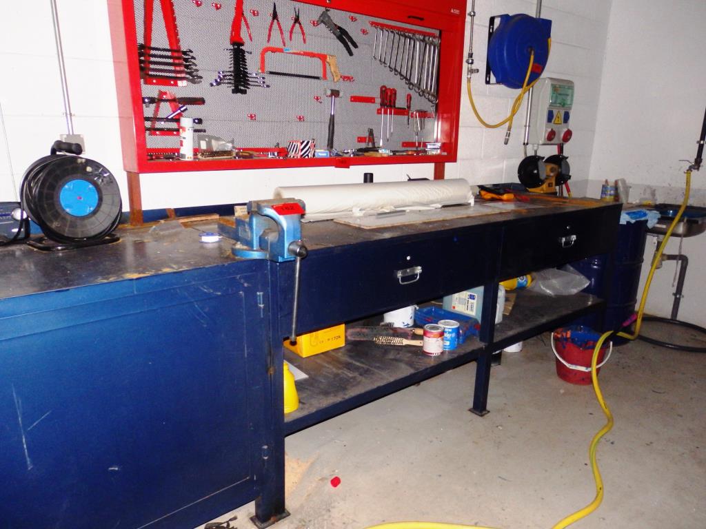 Used Work bench with clamp for Sale (Trading Premium) | NetBid Industrial Auctions