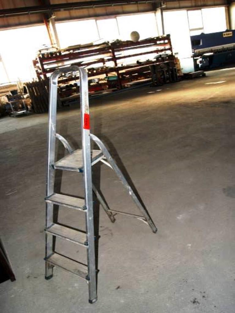 Used ladder for Sale (Auction Premium) NetBid Industrial Auctions