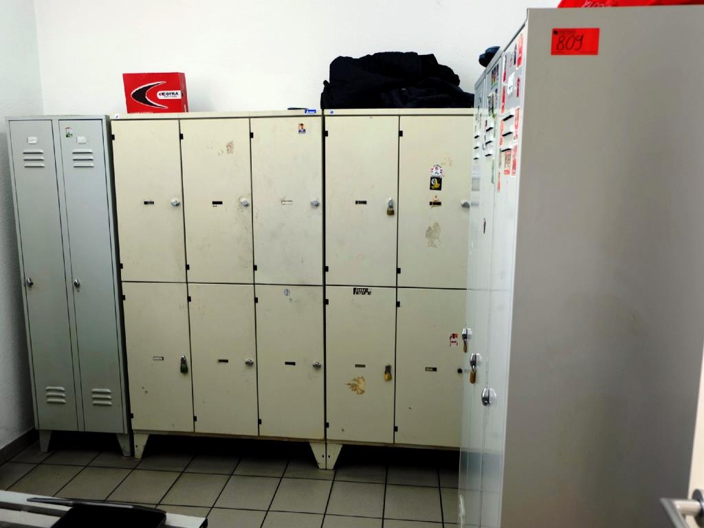 Used 5 Metal locker cabinets for Sale (Auction Premium) | NetBid Industrial Auctions