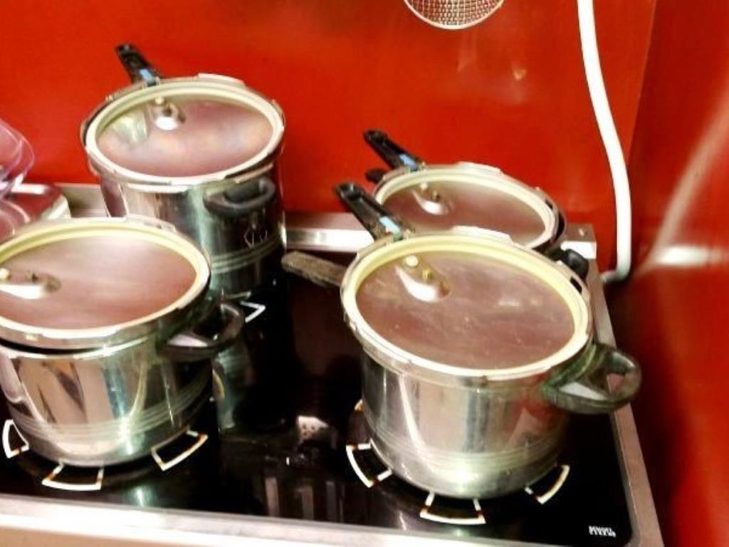 Used 4, pressure cooker for Sale (Auction Premium) | NetBid Industrial Auctions