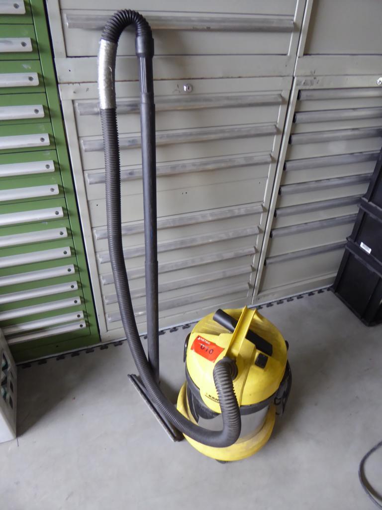 Used Kärcher A2054 Industrial vacuum cleaner for Sale (Auction Premium) | NetBid Industrial Auctions