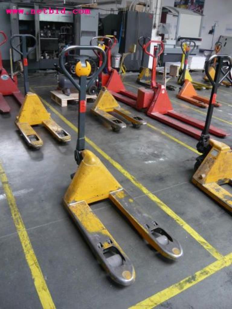 Used Jungheinrich pallet truck for Sale (Auction Premium) | NetBid Industrial Auctions