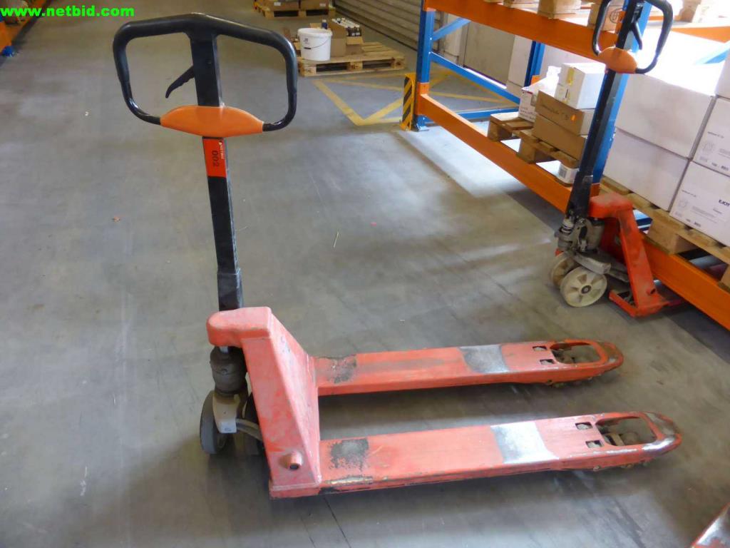 Used BT Pallet truck for Sale (Trading Premium) | NetBid Industrial Auctions