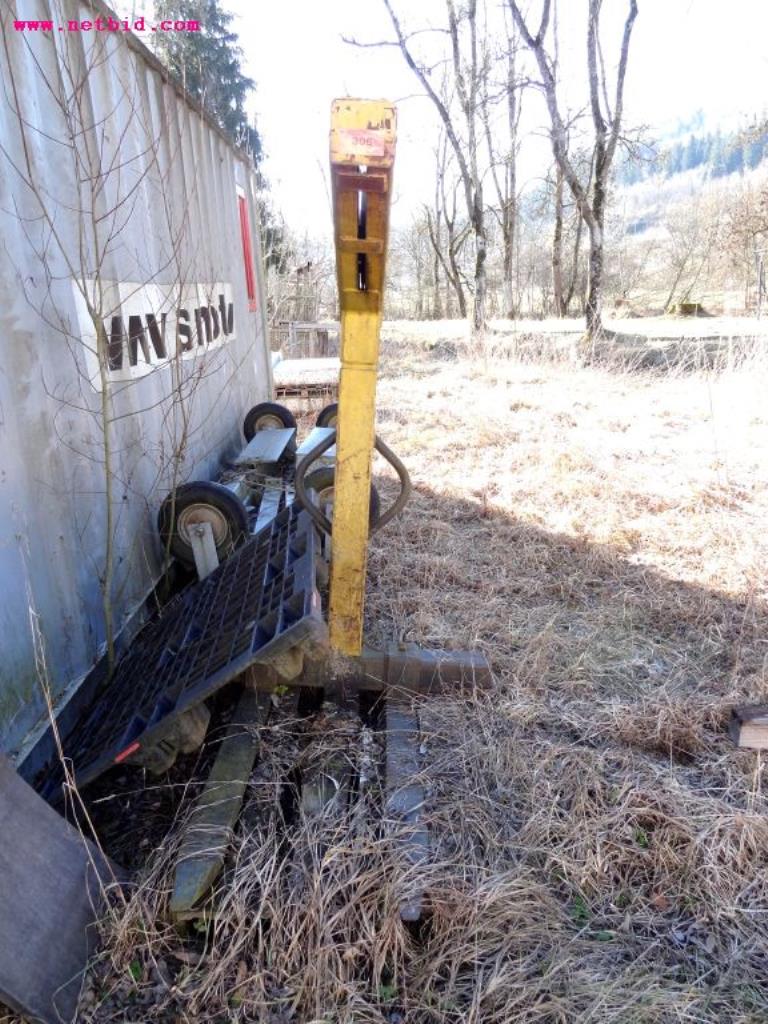 Used Crane pallet fork for Sale (Auction Premium) | NetBid Industrial Auctions