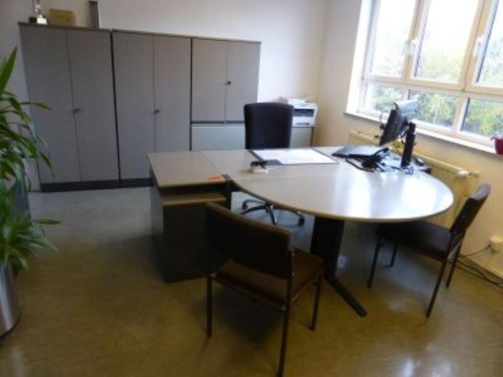 Used Desk for Sale (Auction Premium) | NetBid Industrial Auctions