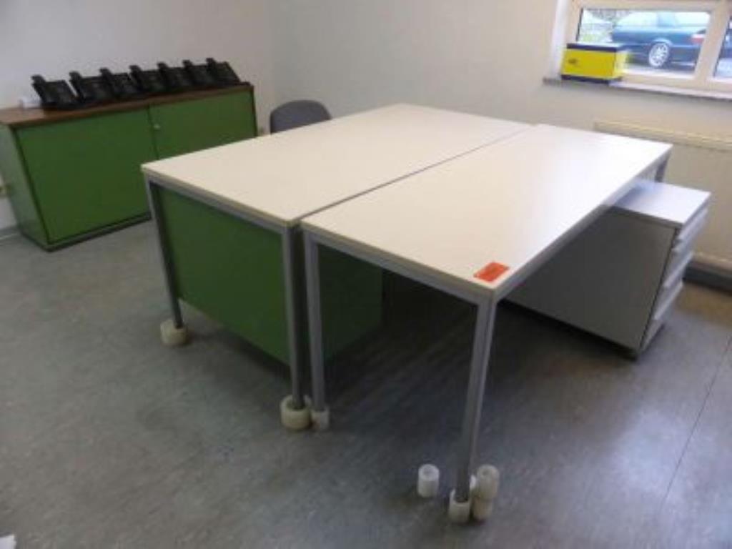 Used 2 Desks for Sale (Trading Premium) | NetBid Industrial Auctions