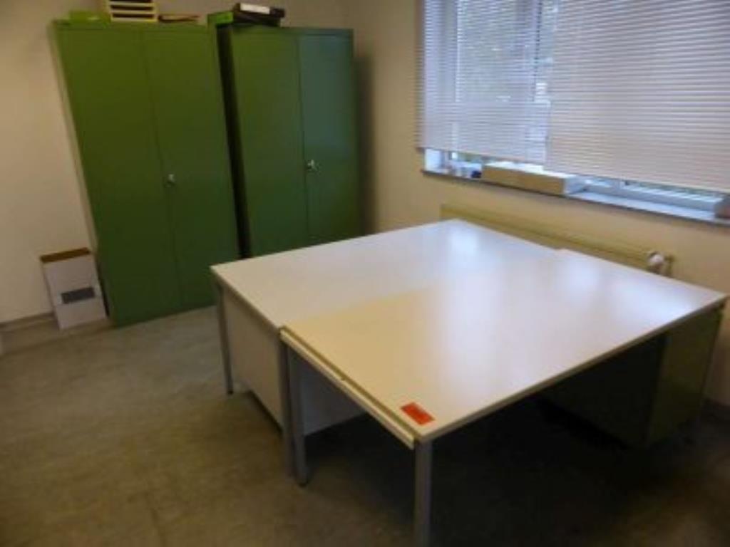 Used 2 Desks for Sale (Trading Premium) | NetBid Industrial Auctions