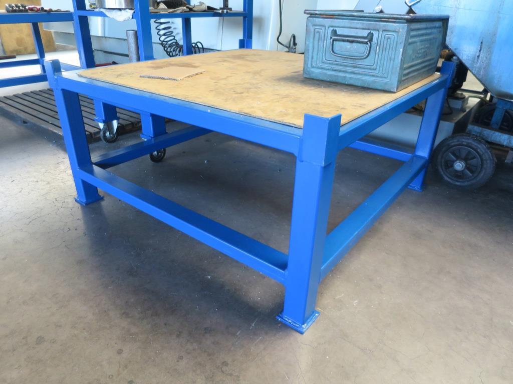 Used Heavy-duty assembly table for Sale (Auction Premium) | NetBid Industrial Auctions