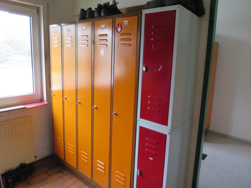 Used 7 Locker for Sale (Trading Premium) | NetBid Industrial Auctions