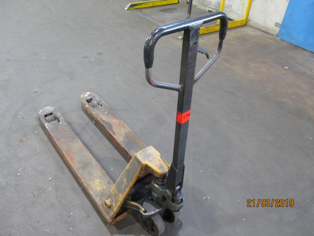 Used pallet truck for Sale (Auction Premium) | NetBid Industrial Auctions