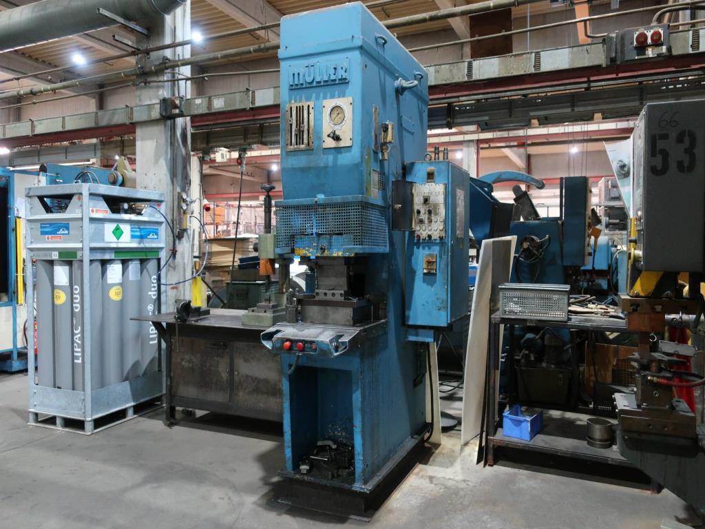 Used Müller-Weingarten C40.1.100-S C-column hydraulic press for Sale (Auction Premium) | NetBid Industrial Auctions