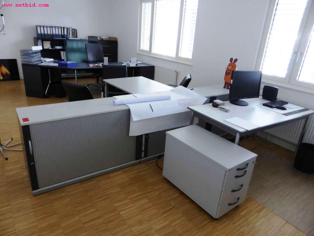 Used angular office desk combination for Sale (Auction Premium) | NetBid Industrial Auctions