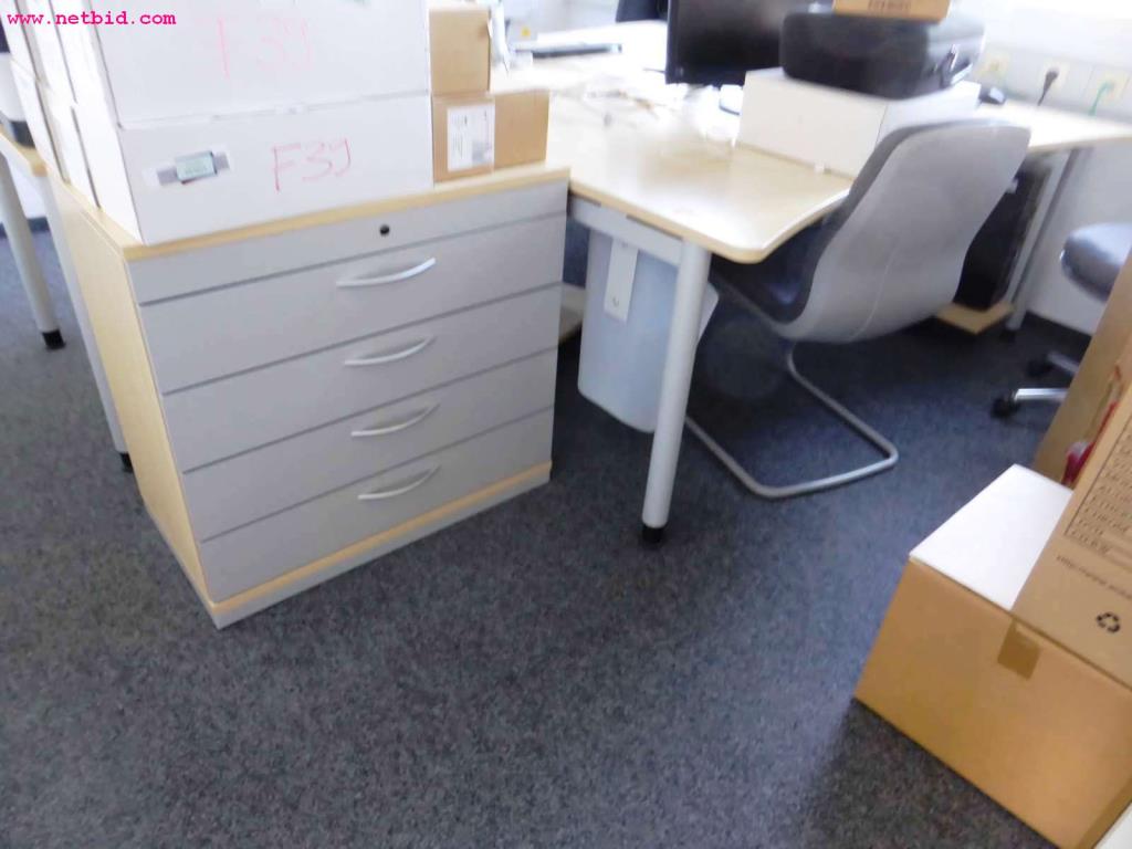 Used 2 office desks for Sale (Auction Premium) | NetBid Industrial Auctions