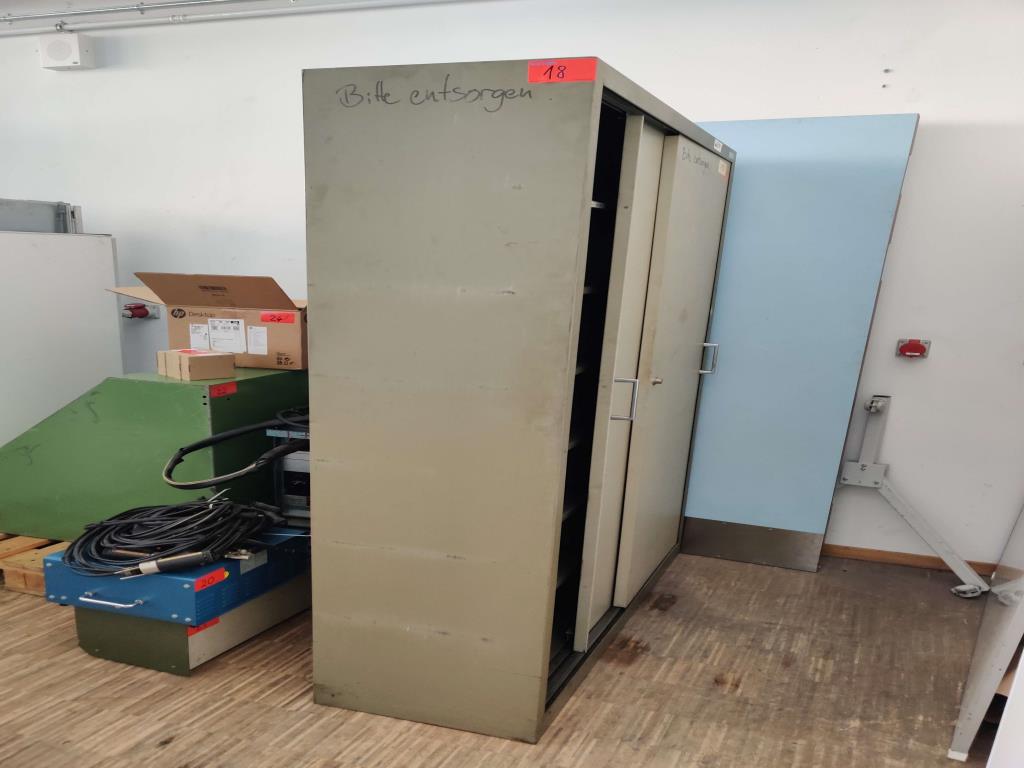 Used Cupboard/ workshop cupboard for Sale (Auction Premium) | NetBid Industrial Auctions