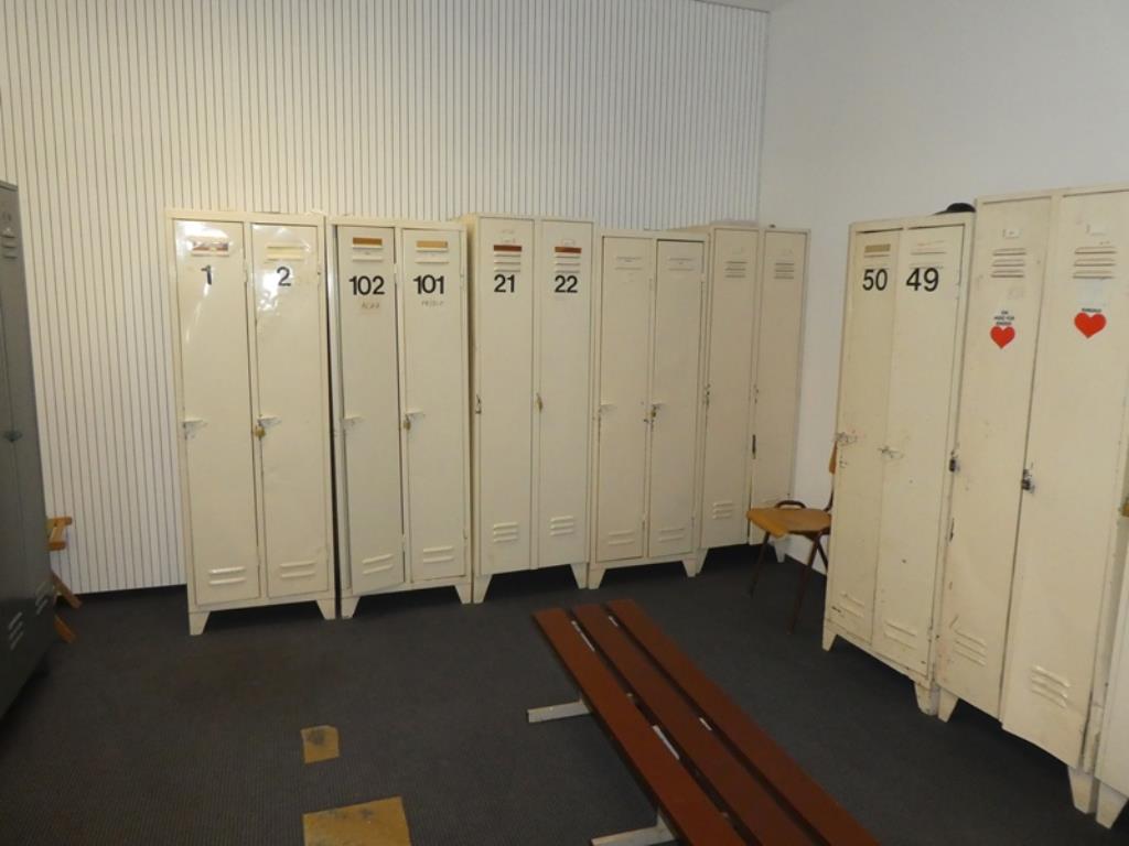 Used 13 Changing room lockers for Sale (Auction Premium) | NetBid Industrial Auctions