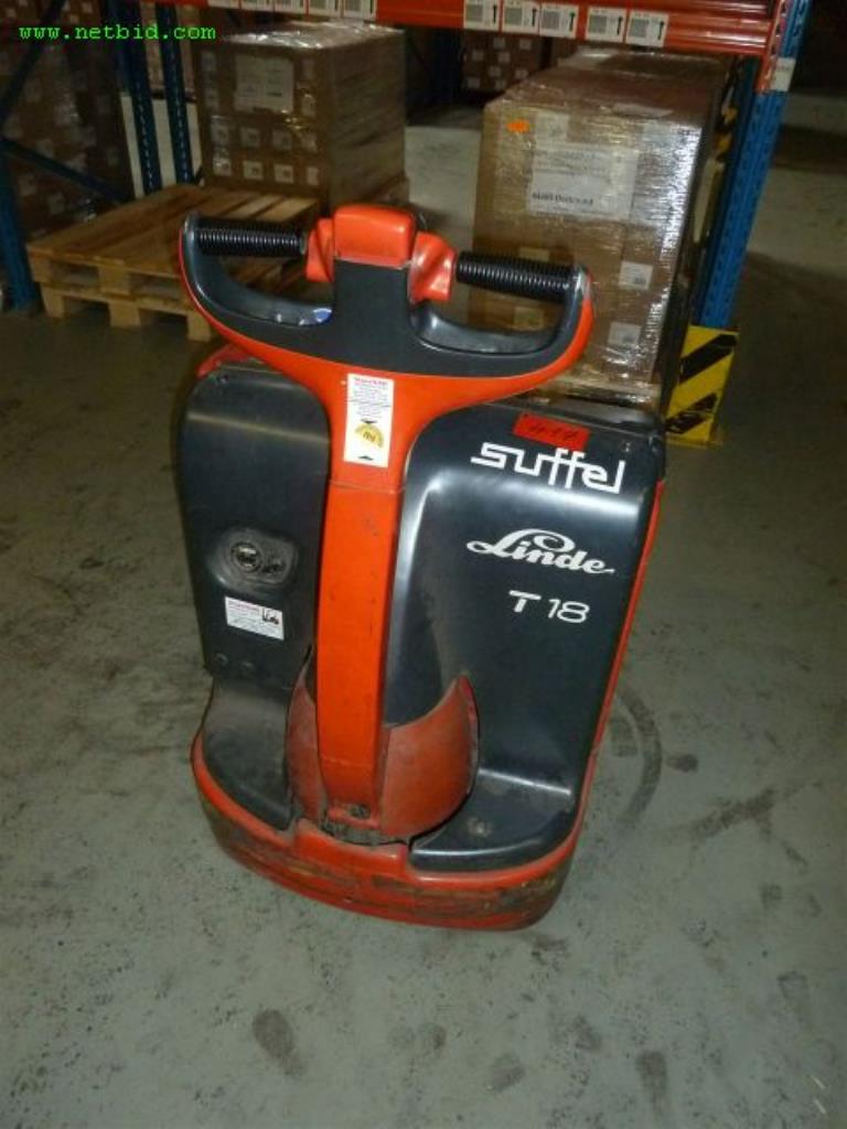 Used Linde T 18 Electric pallet truck for Sale (Auction Premium) | NetBid Industrial Auctions