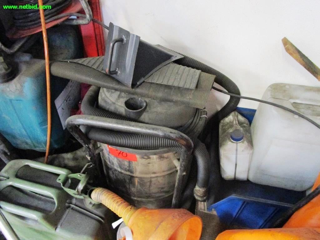 Used Nilfisk Industrial vacuum cleaner for Sale (Auction Premium) | NetBid Industrial Auctions