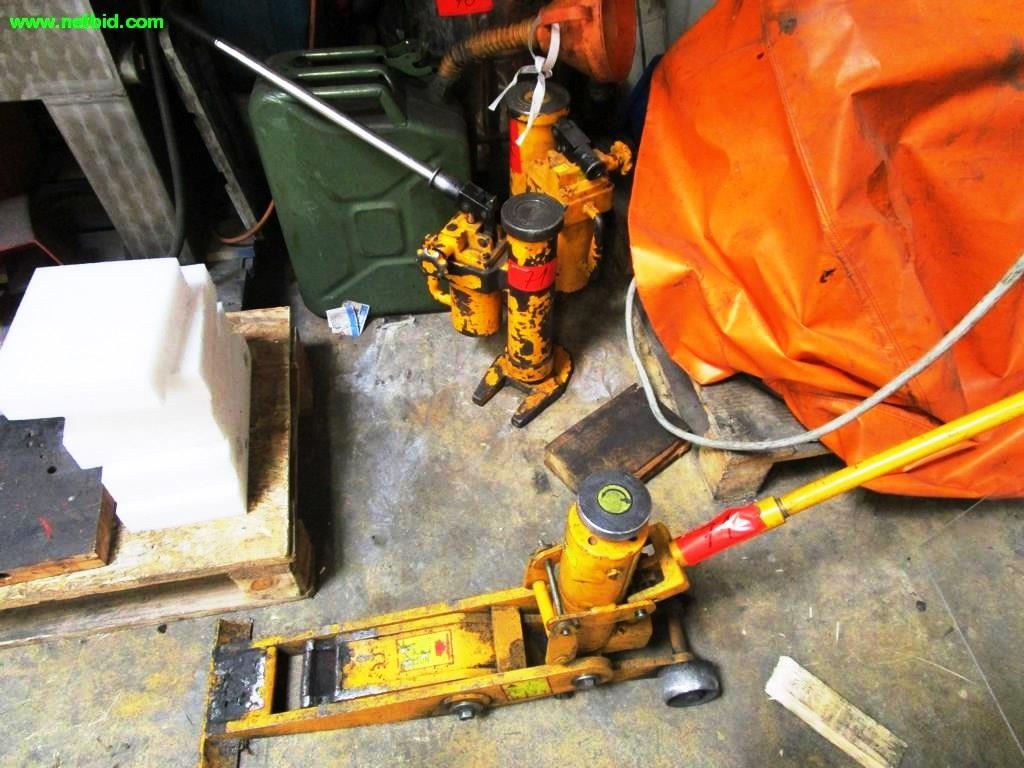 Used 2 Hydraulic jack for Sale (Auction Premium) | NetBid Industrial Auctions