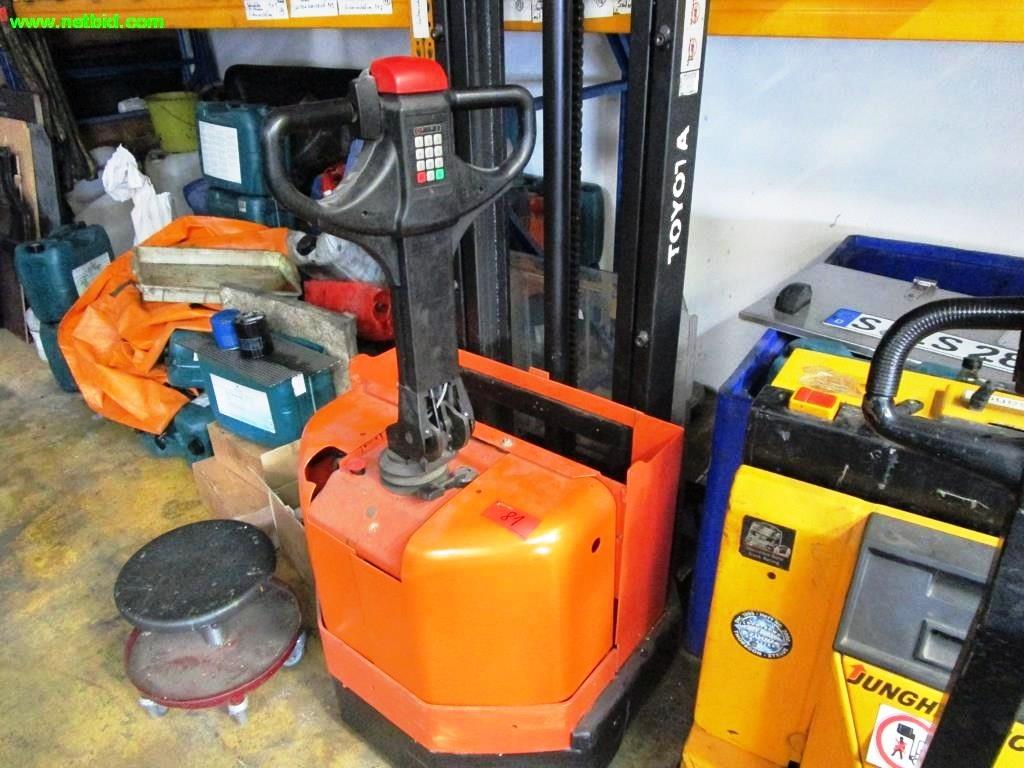 Used Toyota 7SM12 Electric pallet truck for Sale (Auction Premium) | NetBid Industrial Auctions