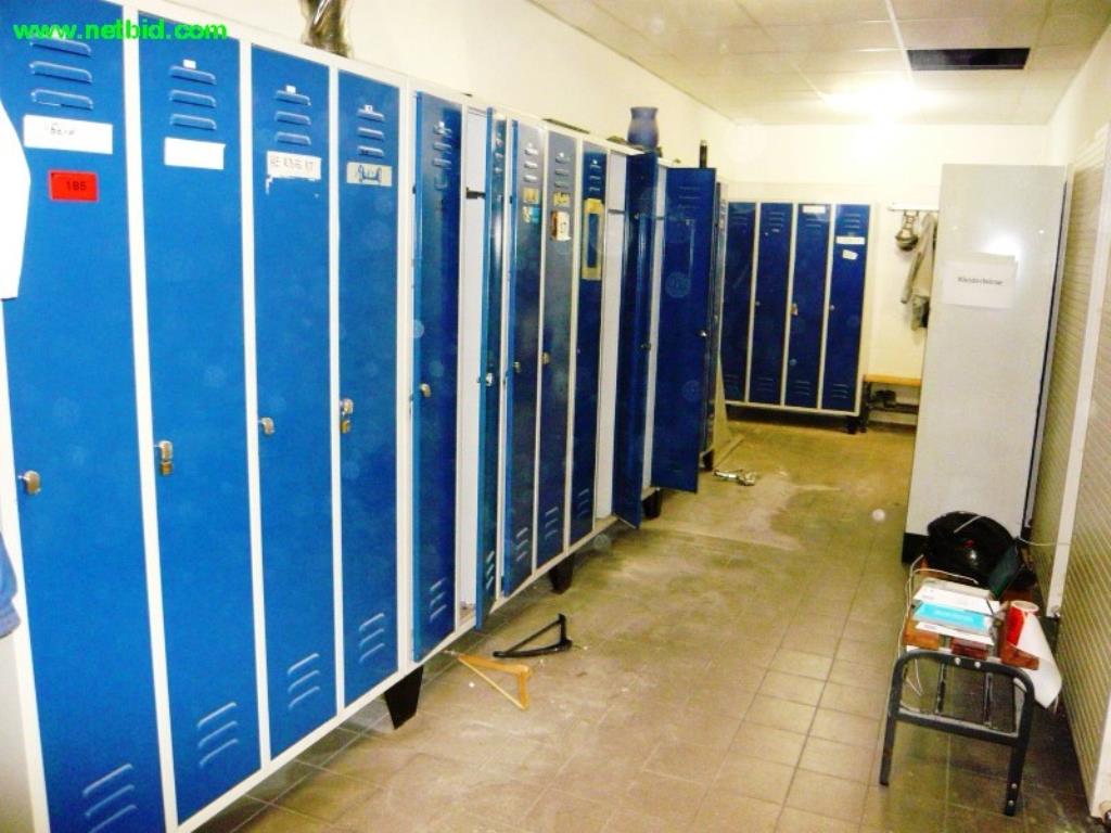 Used 6 Metal lockers for Sale (Auction Premium) | NetBid Industrial Auctions