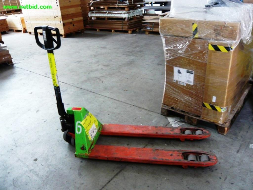 Used BT LHM230 Pallet truck (6) for Sale (Auction Premium) | NetBid Industrial Auctions