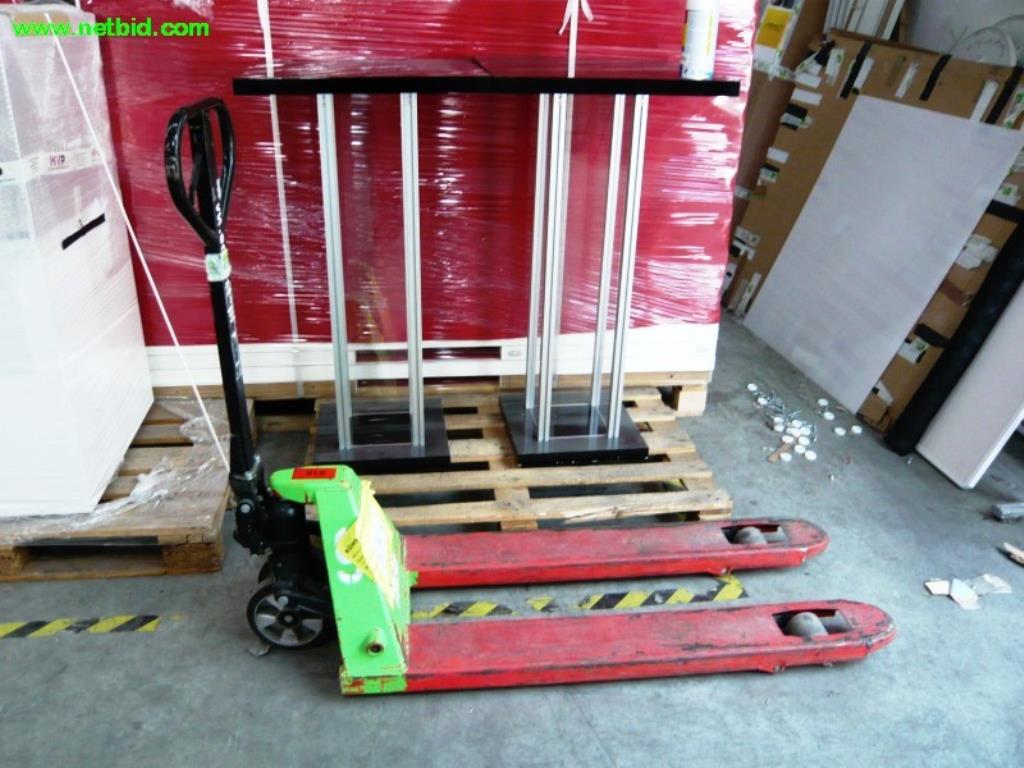 Used Pallet truck (9) for Sale (Auction Premium) | NetBid Industrial Auctions