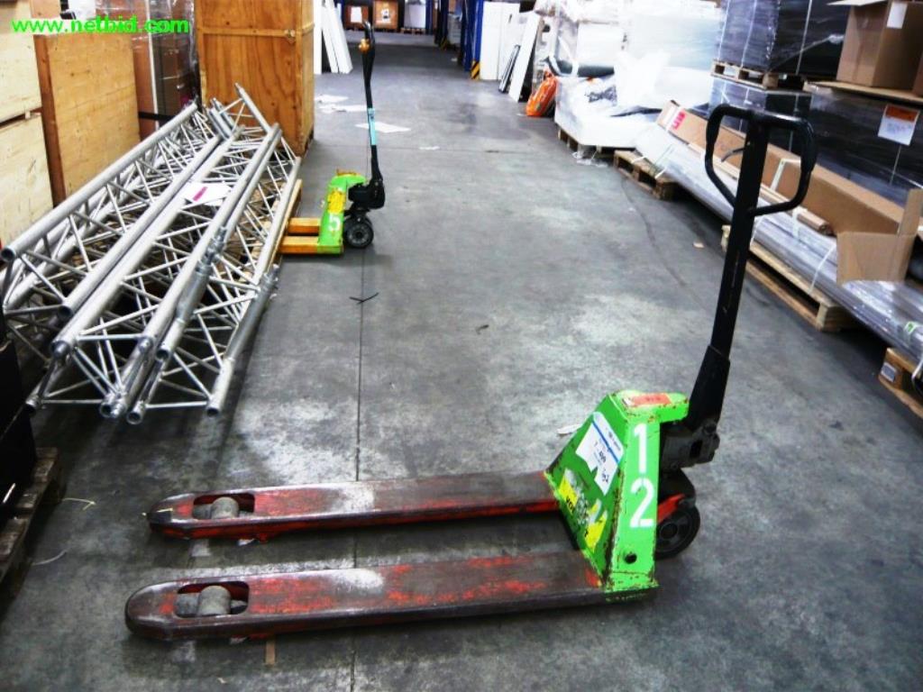 Used Pallet truck (12) for Sale (Auction Premium) | NetBid Industrial Auctions