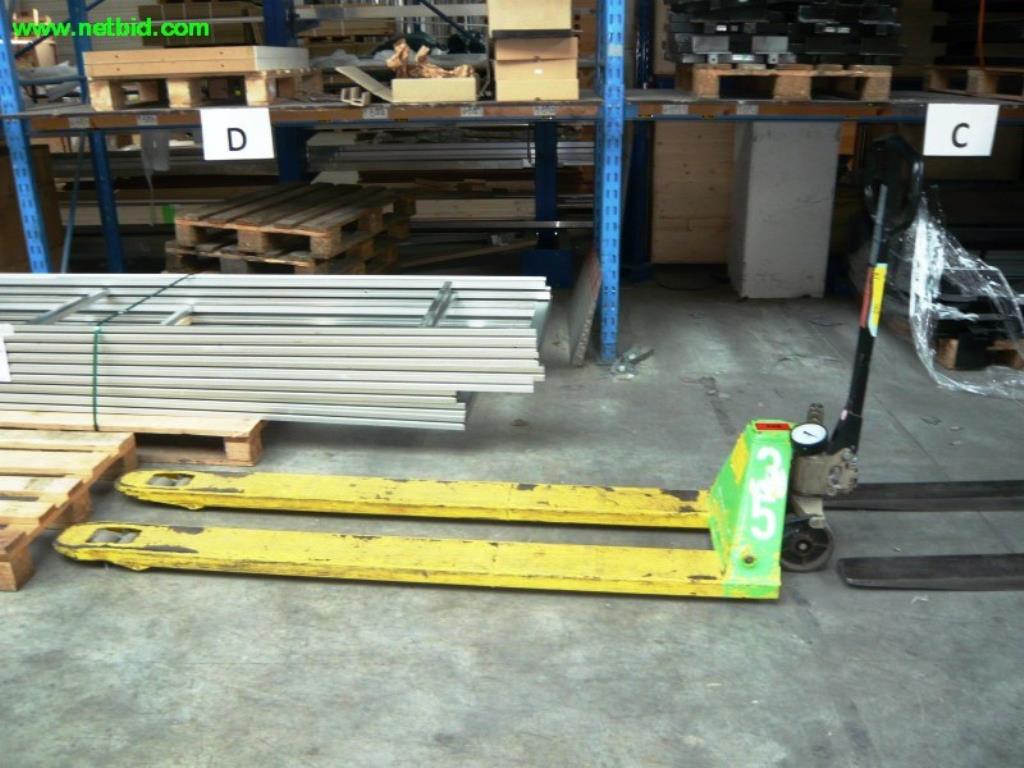 Used Pallet truck (35) for Sale (Auction Premium) | NetBid Industrial Auctions