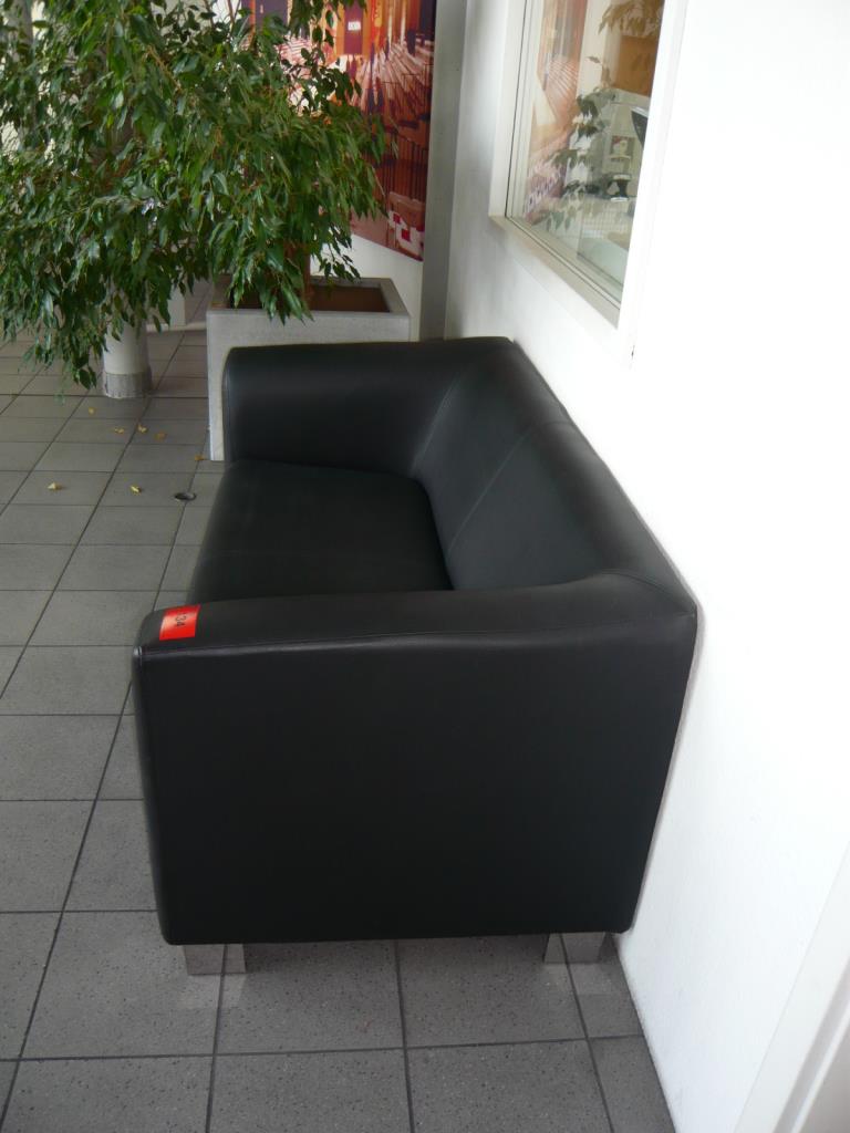 Used Sofa for Sale (Auction Premium) | NetBid Industrial Auctions