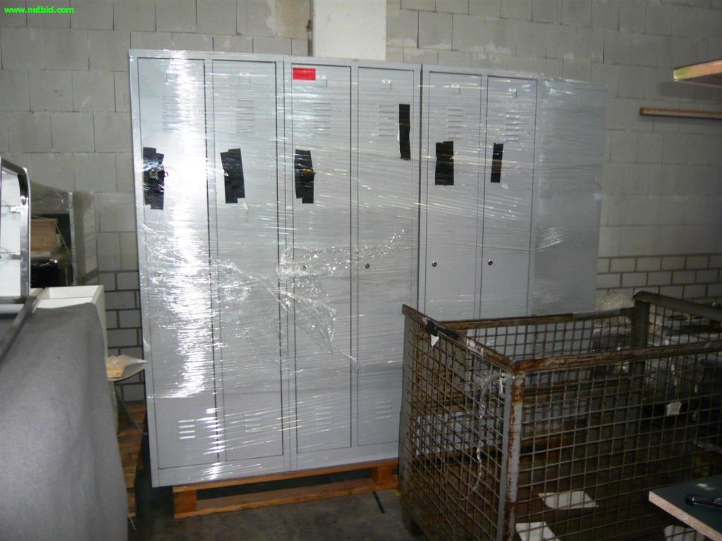 Used 7 Changing room lockers for Sale (Auction Premium) | NetBid Industrial Auctions