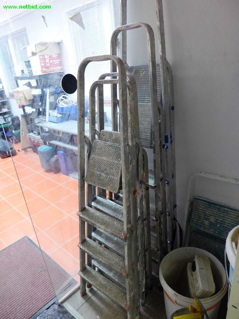 Used 4 Aluminum household ladders for Sale (Online Auction) | NetBid Industrial Auctions