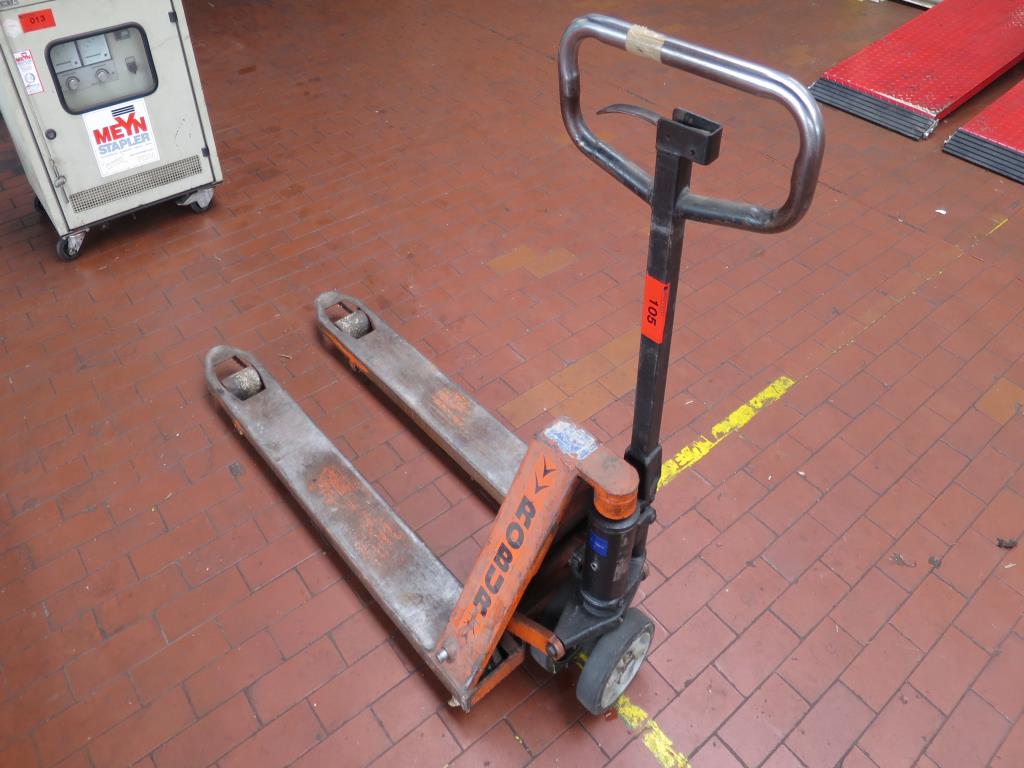 Used Robu Hand pallet truck for Sale (Auction Premium) | NetBid Industrial Auctions