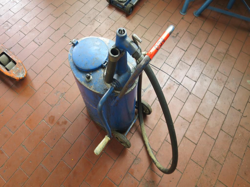 Used Tecalemit Mechanical grease gun for Sale (Auction Premium) | NetBid Industrial Auctions